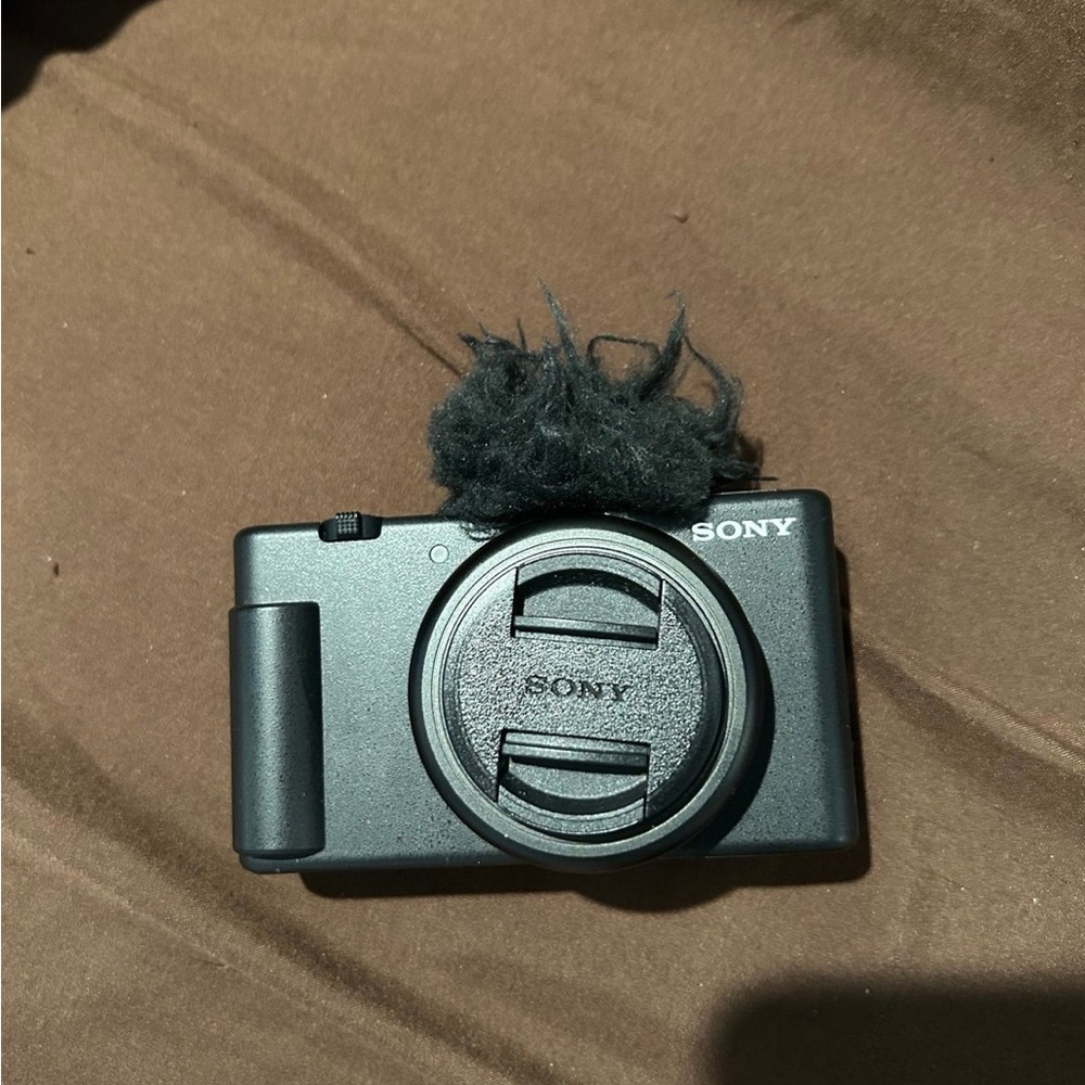 Sony Black Vlogging Digital Camera ZV-1F